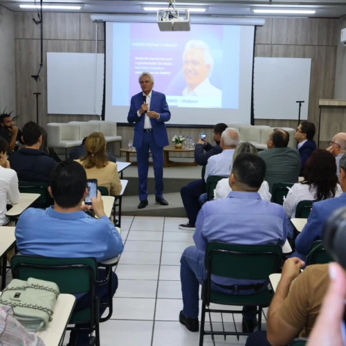 Caiado cumpre agendas em Criciúma e defende descentralização política e fortalecimento dos Estados