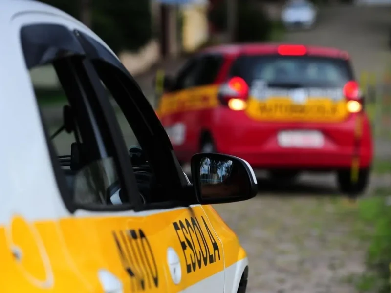 Governo propõe fim da obrigatoriedade de aulas em autoescola para tirar CNH