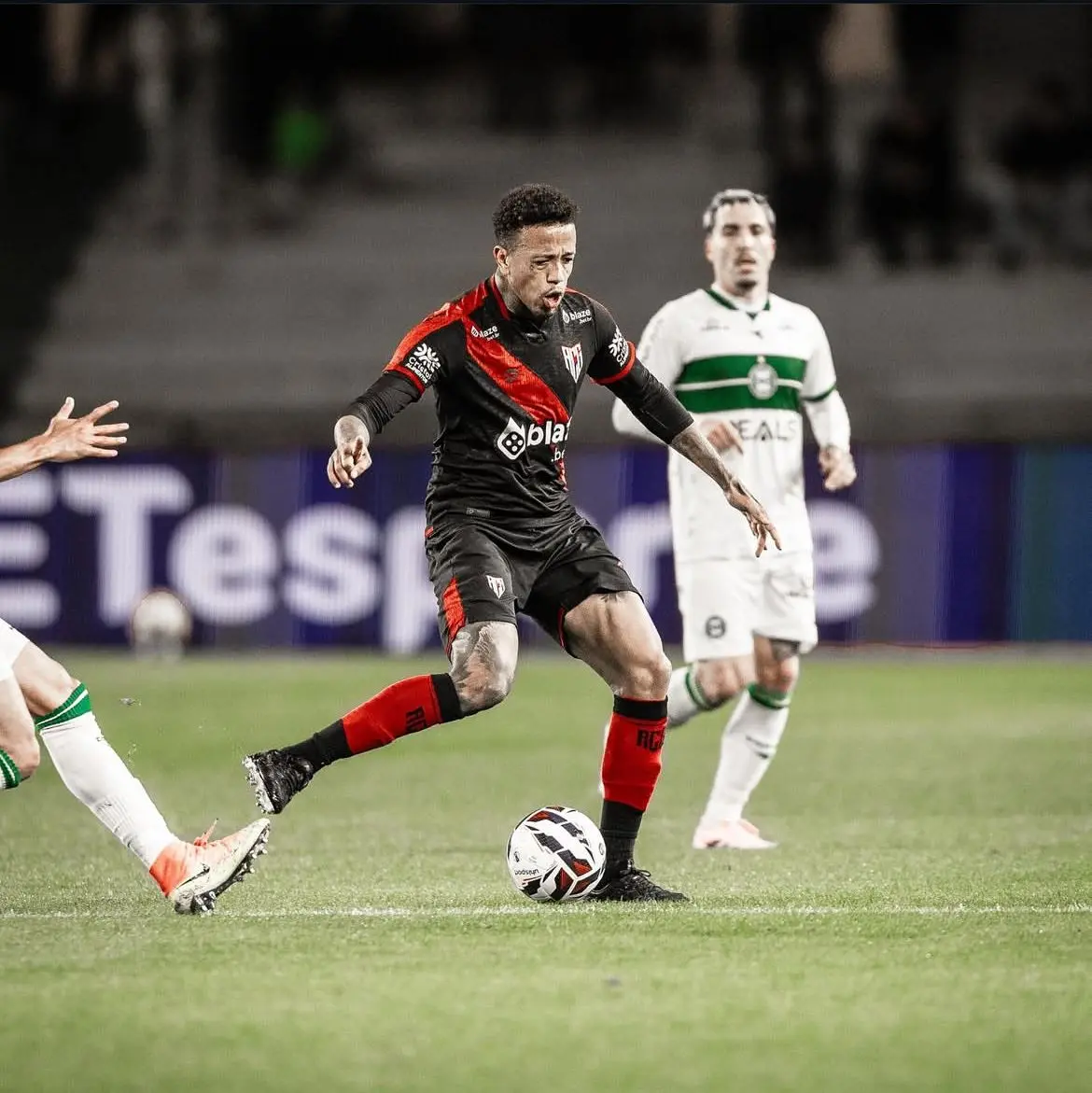 Coritiba x Atlético-GO - Série B (Foto - Eduardo Huszcz)