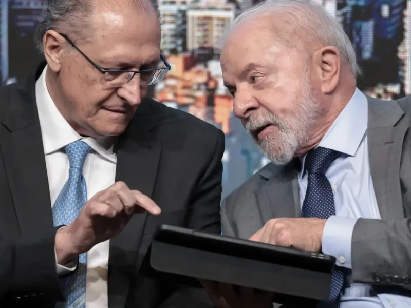 Lula e Alckimin estavam no evento quando ele anunciou ampliação do programa - Foto Paulo Pinto Agência Brasil