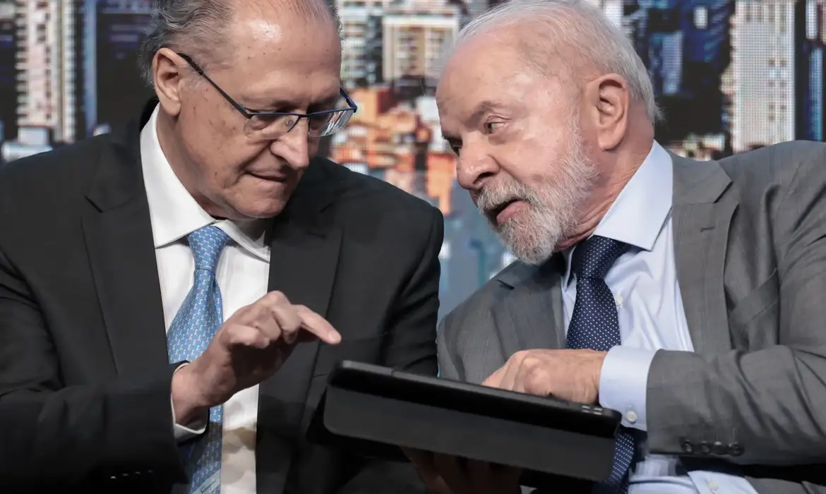 Lula e Alckimin estavam no evento quando ele anunciou ampliação do programa - Foto Paulo Pinto Agência Brasil