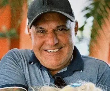 2 Comerciante Cláudio Crespi ainda não voltou a enxergar direito Foto reprodução Uol