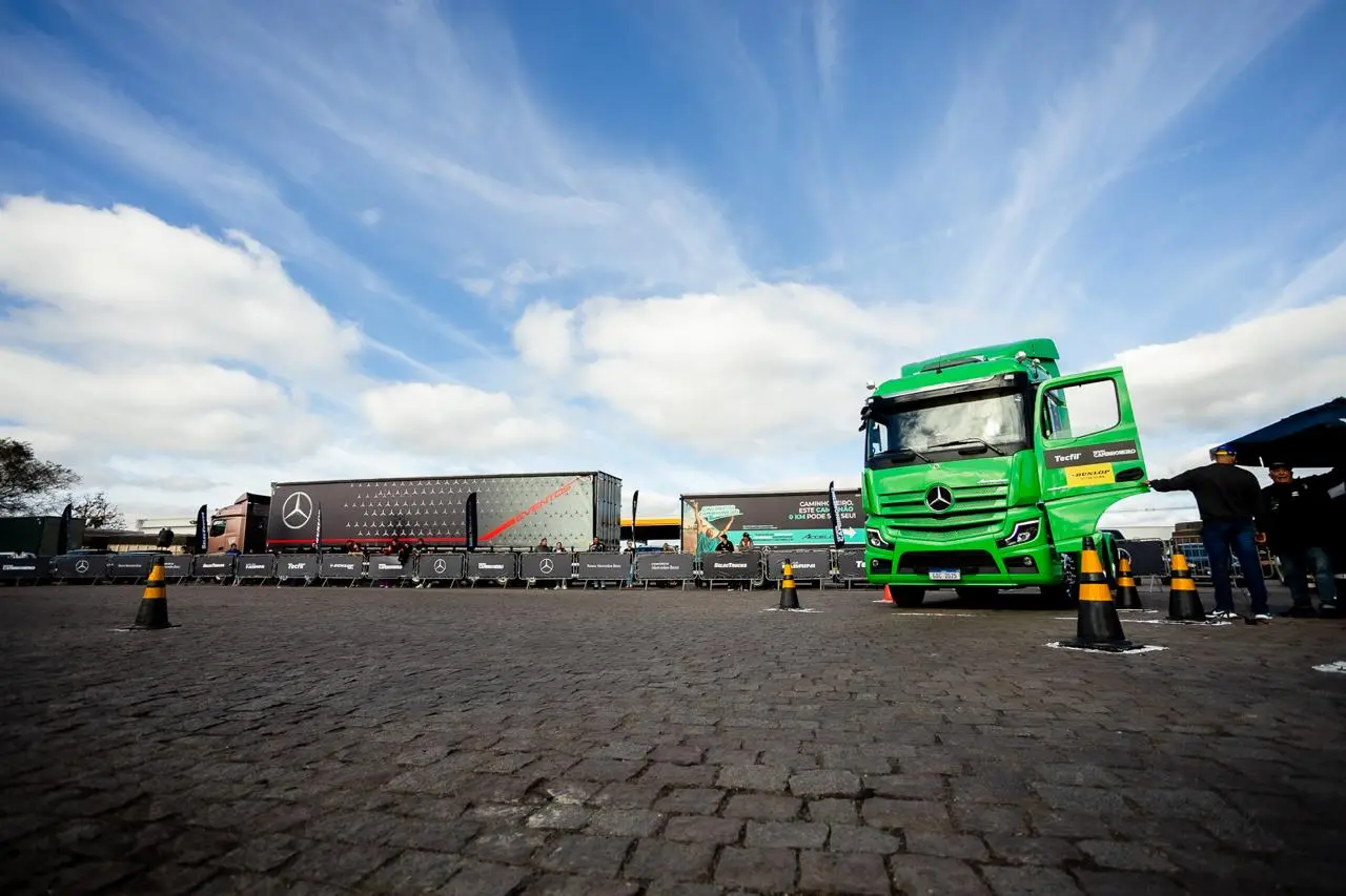caminhão na pista GDC