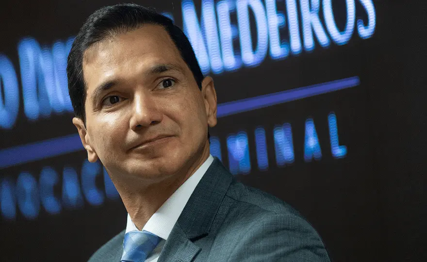 Defesa de Vanderlan vê risco de “banalização” em suspensão de processo contra Gayer