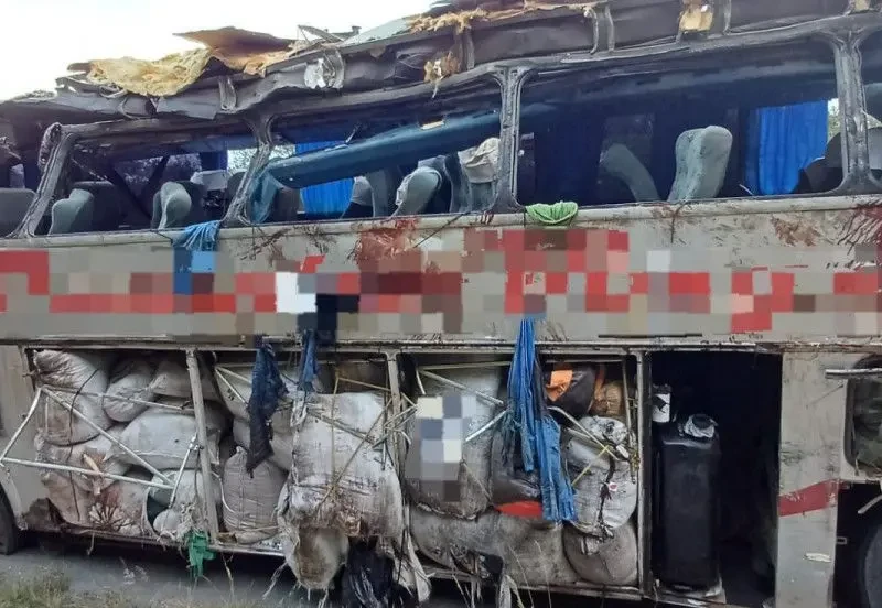 Acidente matou 16 passageiros do ônibus - Foto PRF Diário de Pernambuco