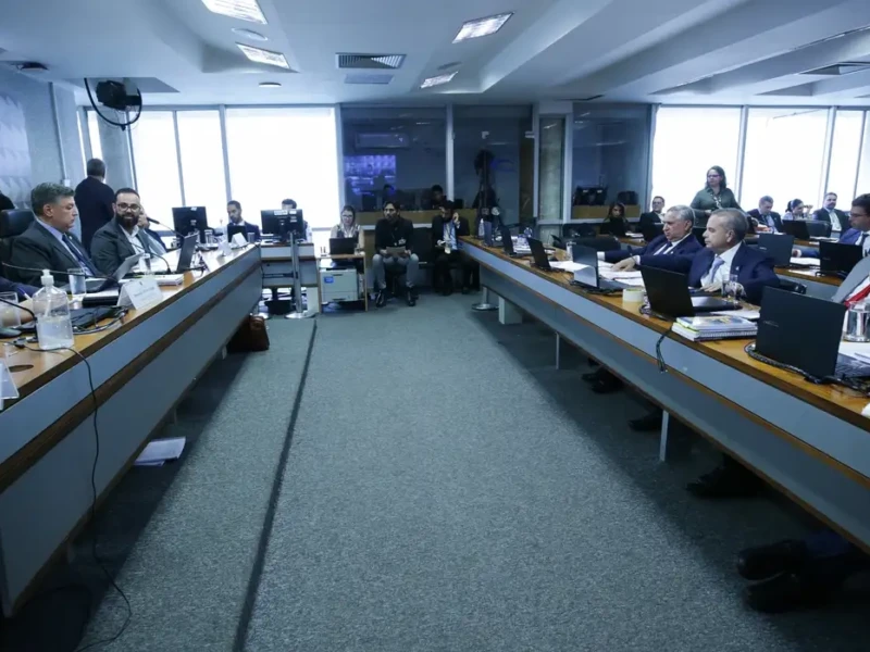 CPMI do INSS ouve ex-dirigentes sobre R$ 1,1 bilhão em descontos indevidos a aposentados