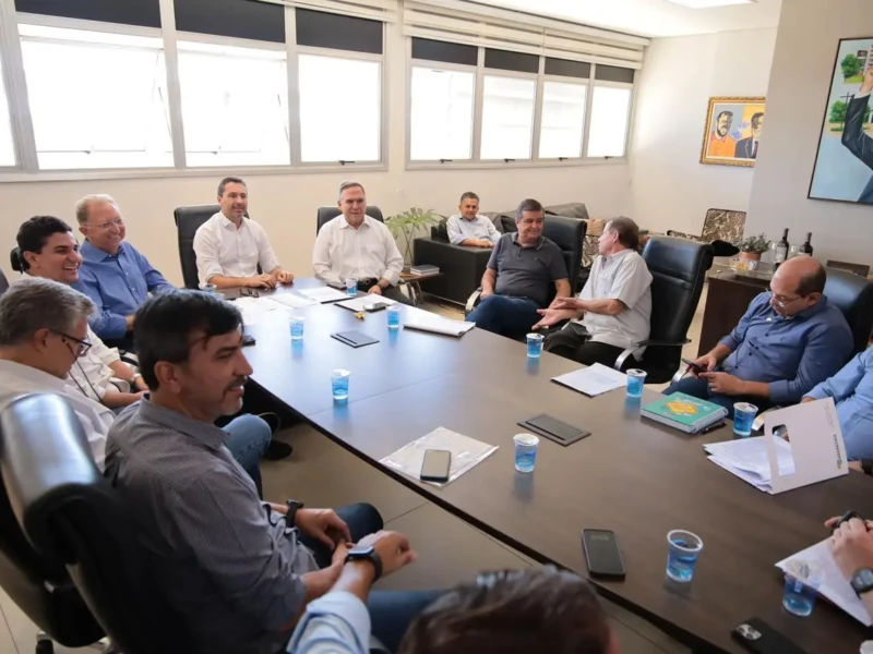 Prefeitos e equipes se reuniram para combinar as ações - Foto Rodrigo Estrela Secom Aparecida de Goiânia