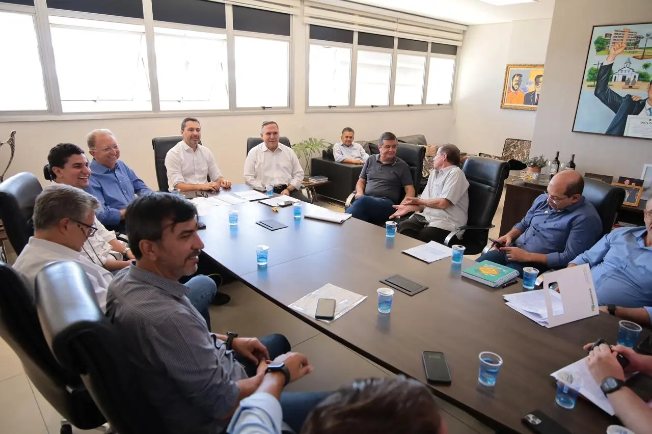 Prefeitos e equipes se reuniram para combinar as ações - Foto Rodrigo Estrela Secom Aparecida de Goiânia