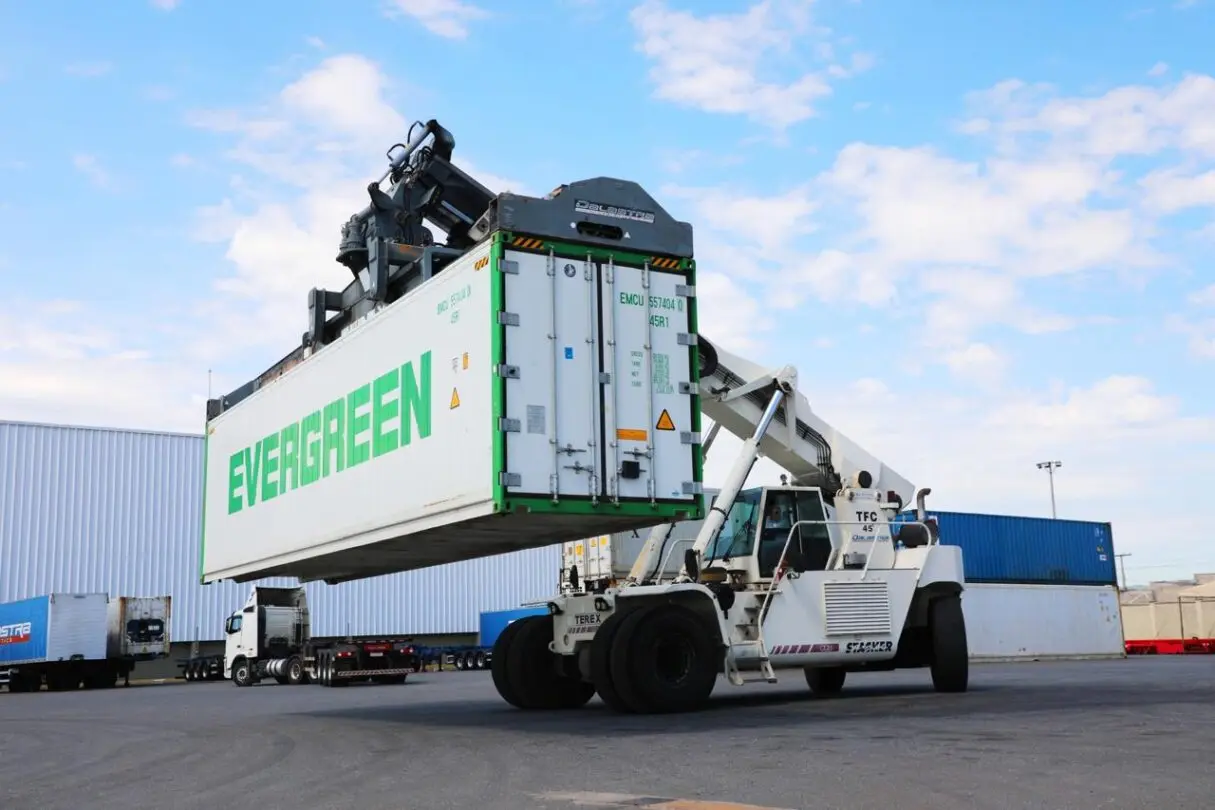 Economia-goiana_SGG-1215x810