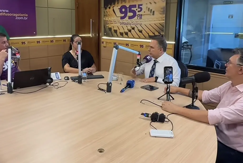 Mabel em entrevista à Difusora - Reprodução