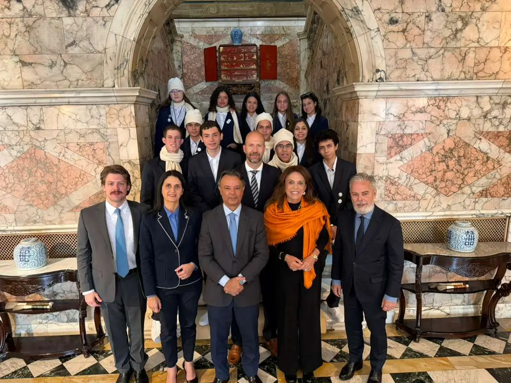 Gracinha Caiado apresenta avanços sociais e educacionais de Goiás ao embaixador do Brasil em Londres