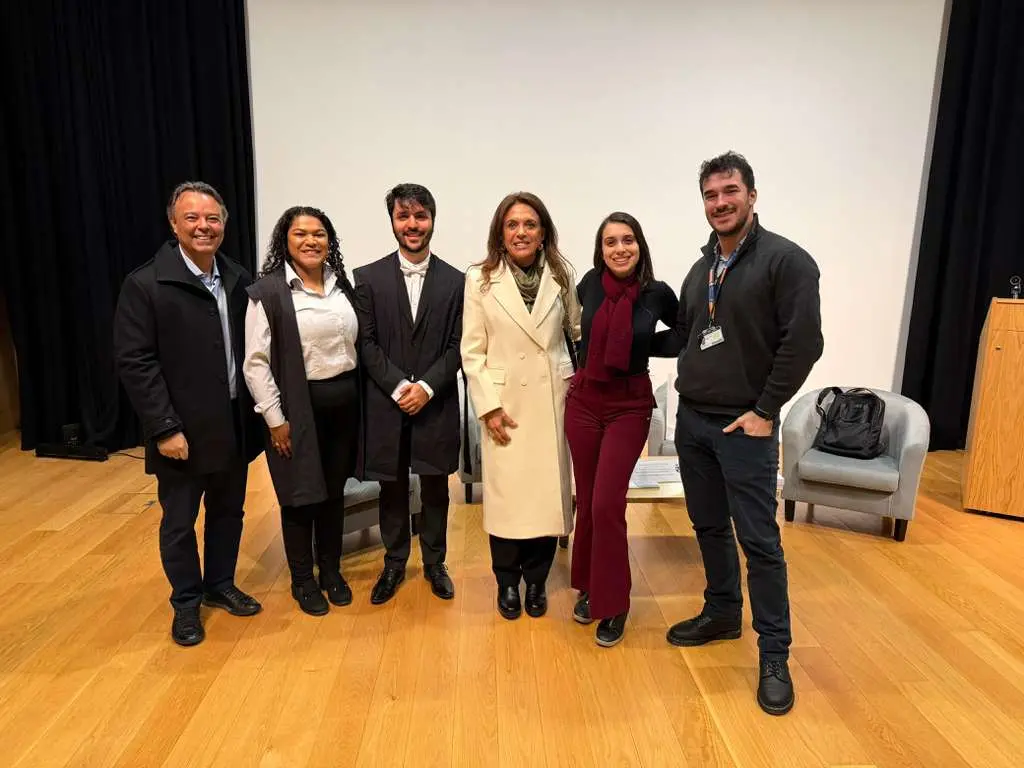 Aprendizes do Futuro são recebidos na Universidade de Oxford em agenda internacional