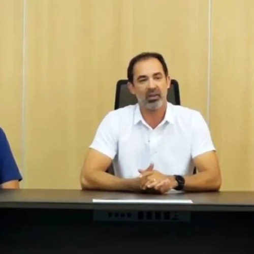 Pellozo ao centro, detalhou como vai ser o concurso Foto DG