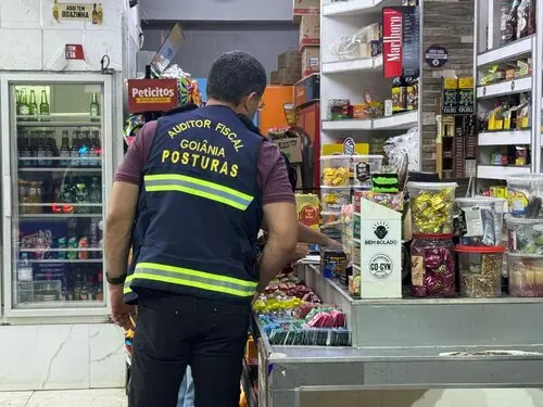 Lei das distribuidoras de Goiânia reduz crimes, mas não zera ocorrências, afirma coronel da Polícia