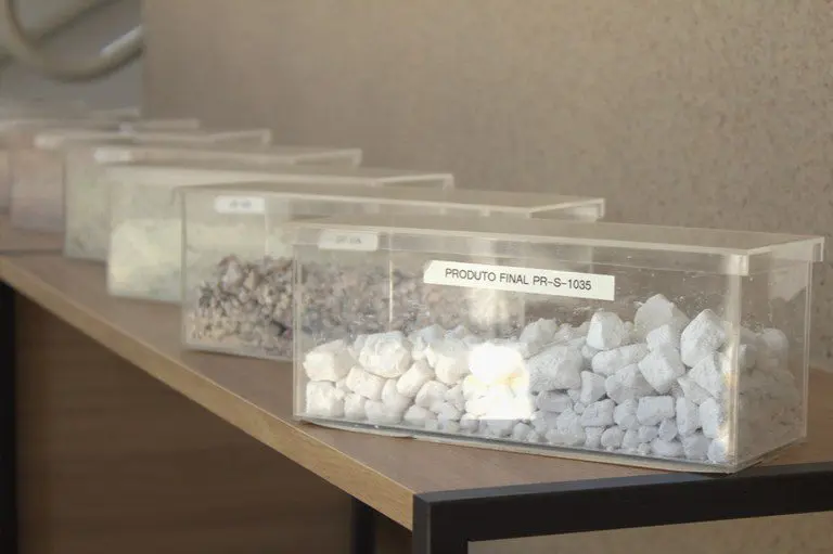 A unidade goiana é a única do país a realizar o processamento desses elementos essenciais à transição energética e à indústria de alta tecnologia