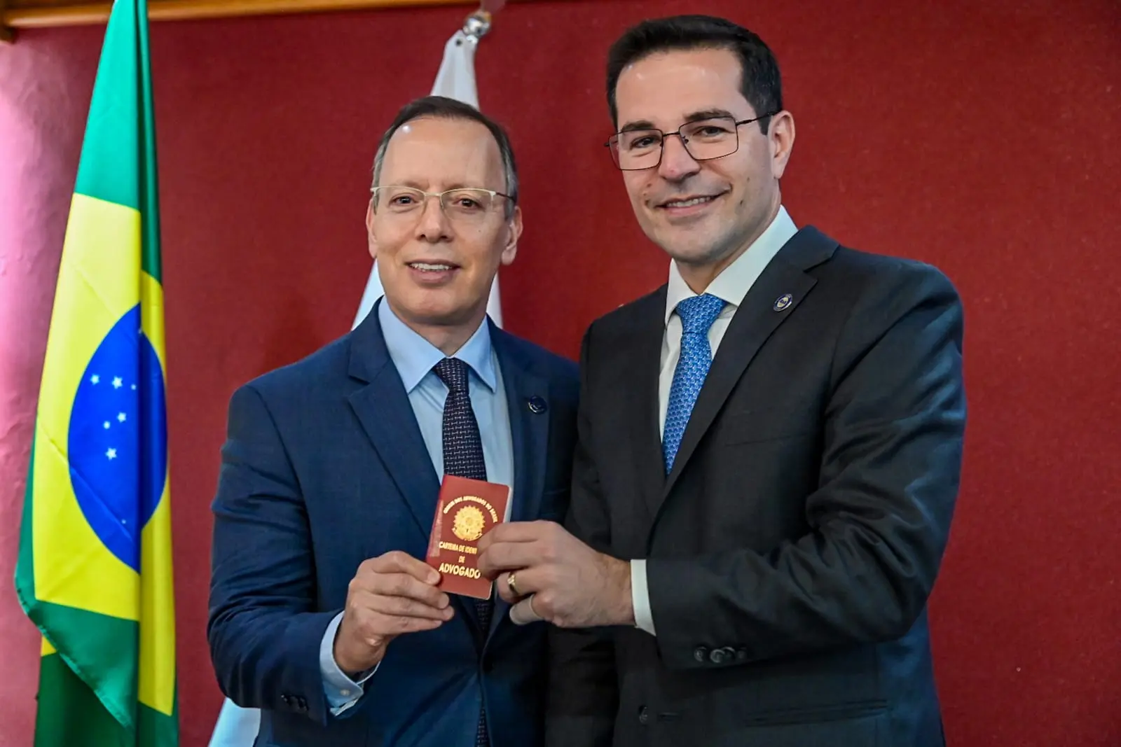 Ex-presidente do TJ-GO, Carlos Alberto França recebe carteira da OAB e se junta ao escritório Crosara e França Advogados