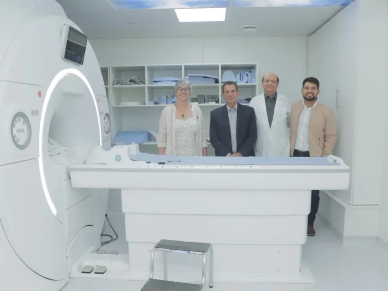 Vanderlan leva ressonância magnética de última geração ao Hospital das Clínicas da UFG