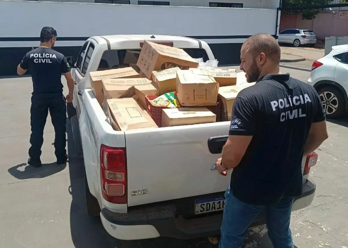 Parte dos produtos flagrados pelos agentes - Foto divulgação Polícia Civil