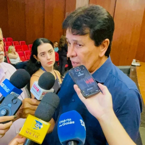 Secretário da Eficiência diz que intenção é o respeito ao Código de Posturas - Foto Altair Tavares DG