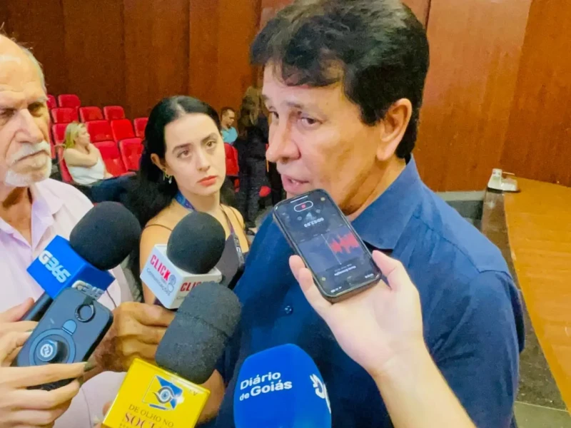 Secretário da Eficiência diz que intenção é o respeito ao Código de Posturas - Foto Altair Tavares DG