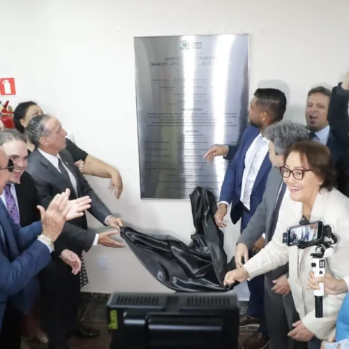 Policarpo e vereadores entregam ampliação da sede da Câmara de Goiânia