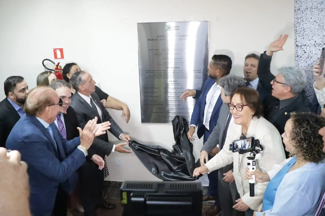 Policarpo e vereadores entregam ampliação da sede da Câmara de Goiânia