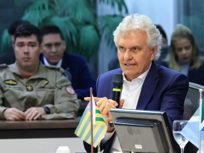 Governador Ronaldo Caiado durante evento do Consórcio da Paz destaque nacional no enfrentamento à criminalidade, segundo pesquisa Quaest. Foto Divulgação.