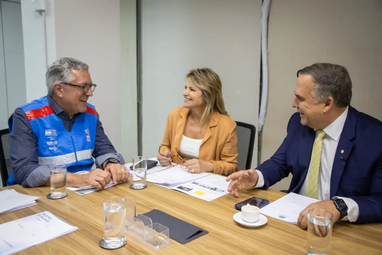 Em Brasília, Mabel se reúne com ministro Padilha e busca mais recursos para a saúde de Goiânia