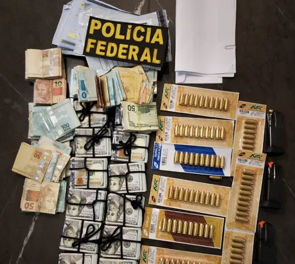 Em Minas, operação da PF flagrou dinheiro e munições Foto divulgação PF