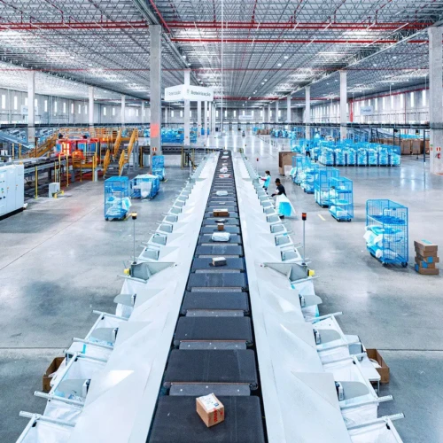 Goiás lidera crescimento logístico no Brasil com avanço de 202% no envio de pacotes