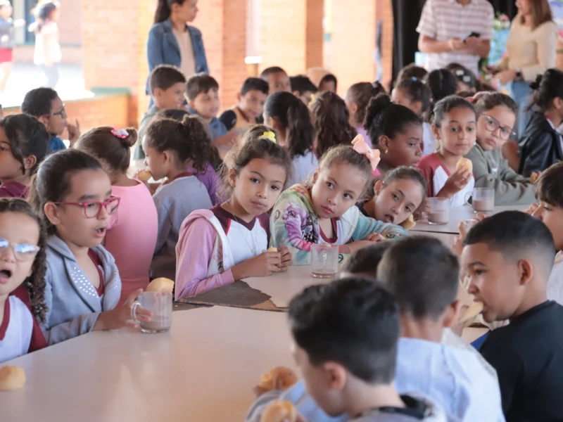 Educação de Aparecida abre renovação de matrícula para alunos veteranos da rede municipal