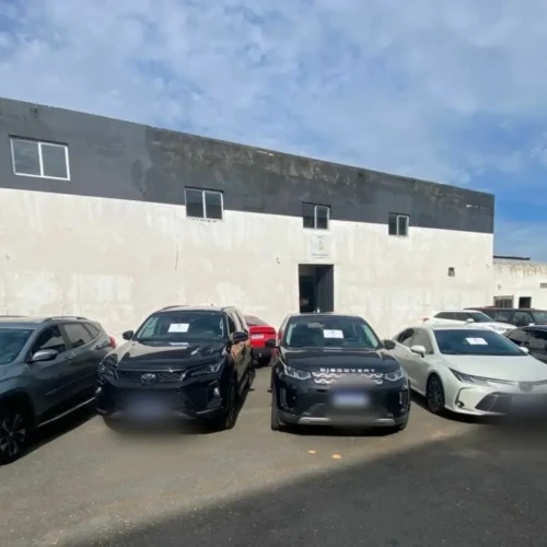 Veículos de luxo apreendidos durante a operação desta terça - Foto divulgação PCGO
