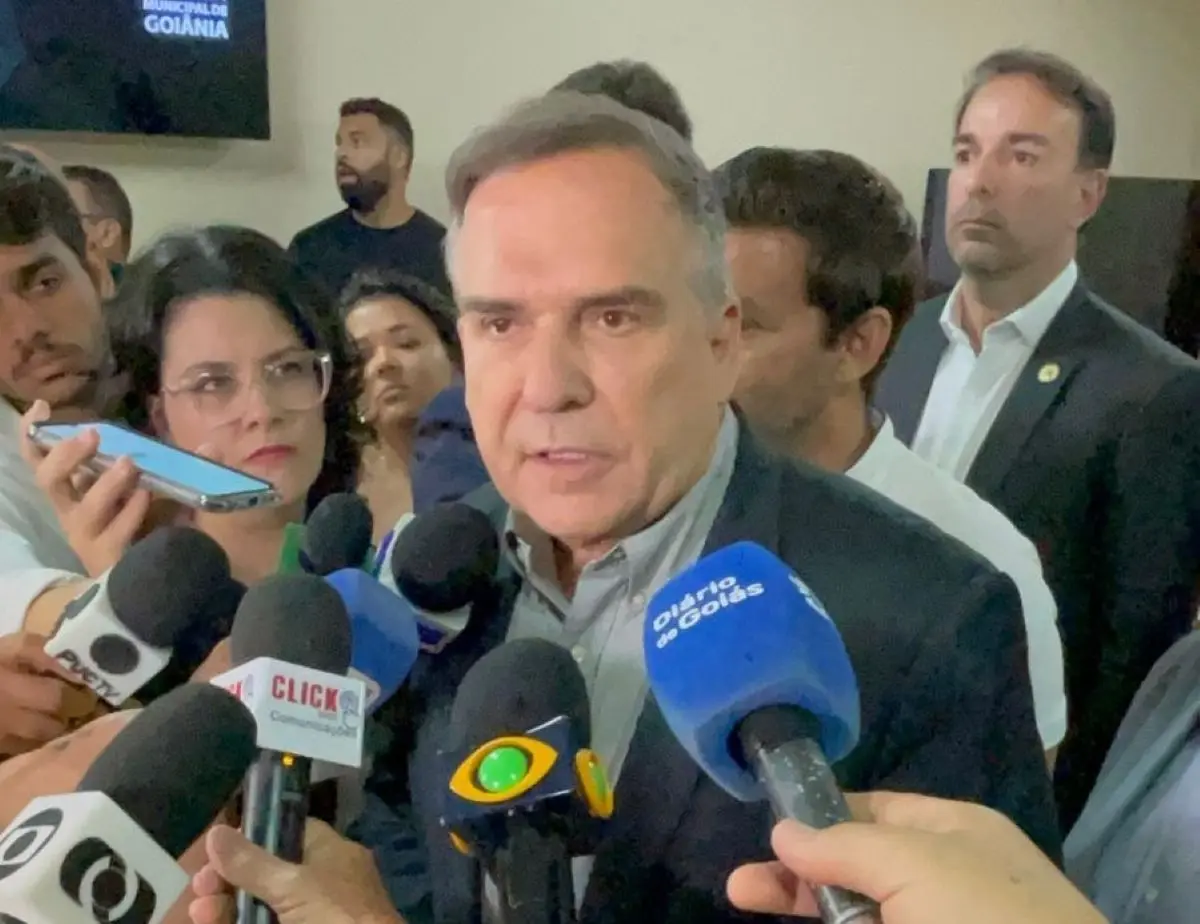 Prefeito anunciou nova funcionalidade do app na Câmara Municipal - Foto Altair Tavares DG