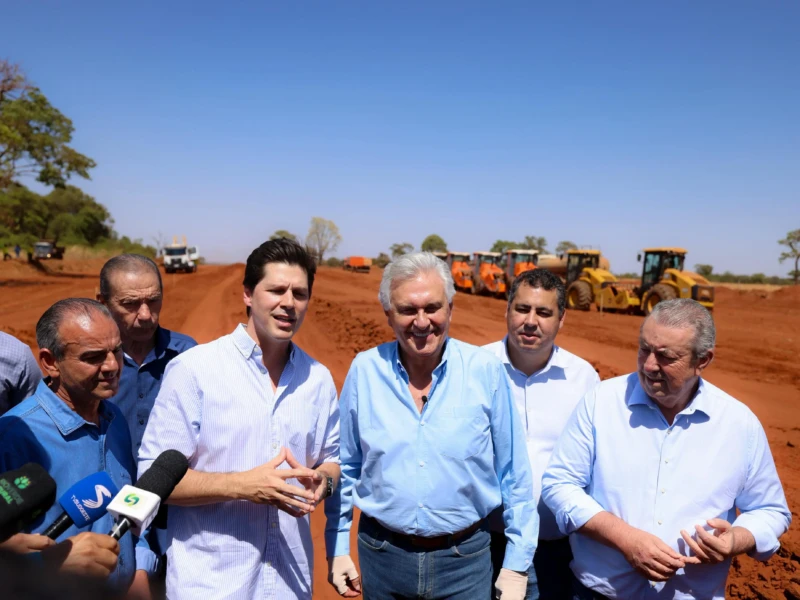 Caiado e Daniel lideram pacote com 70 obras simultâneas e R$ 3,7 bilhões de investimentos