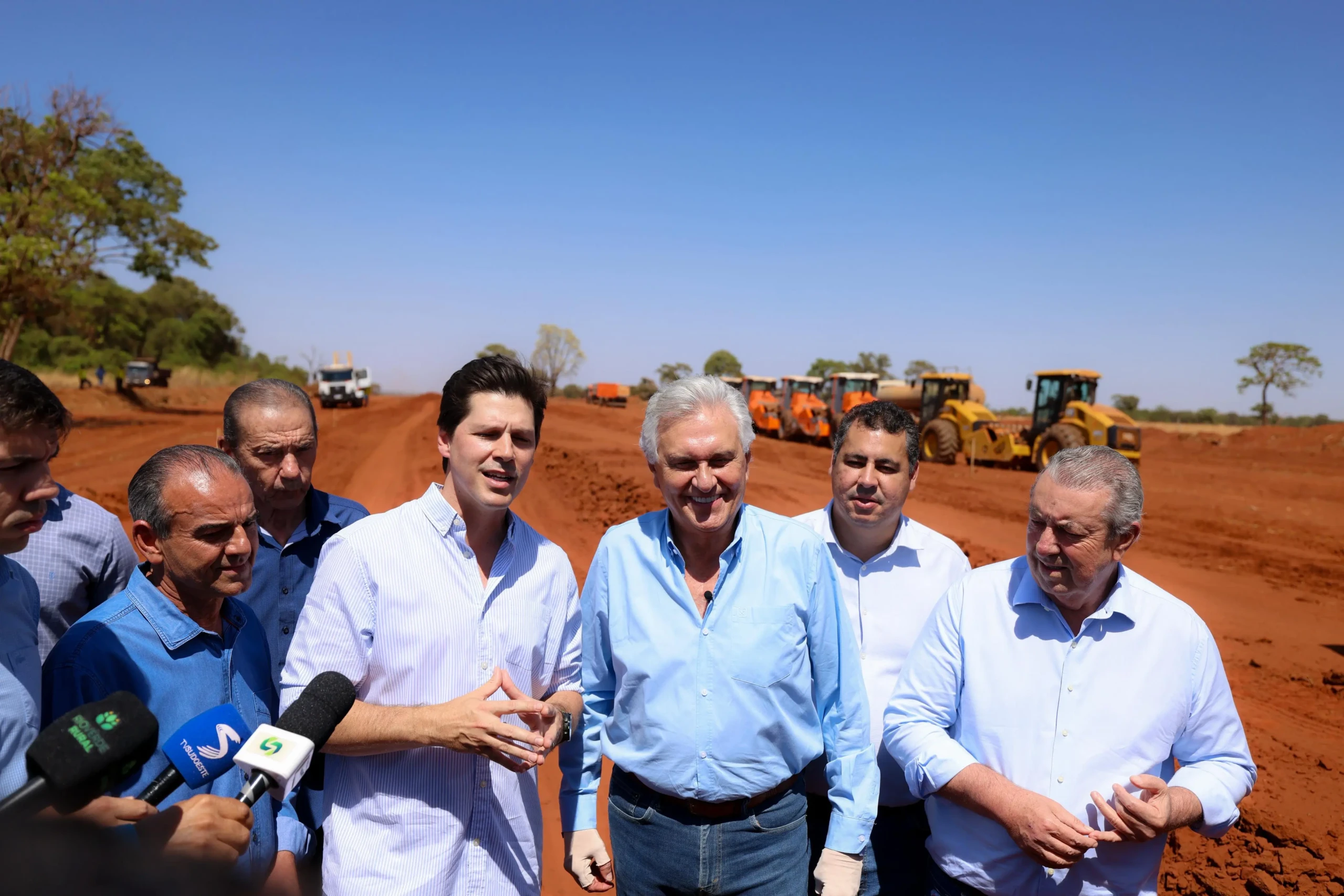 Caiado e Daniel lideram pacote com 70 obras simultâneas e R$ 3,7 bilhões de investimentos