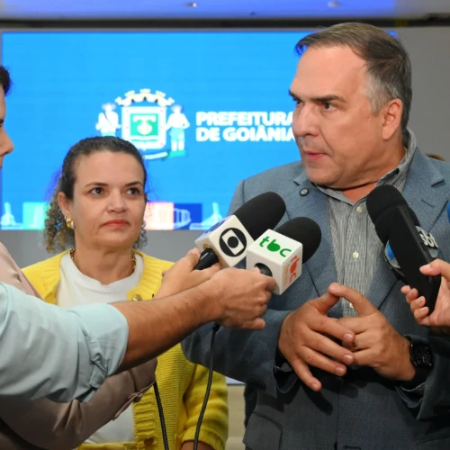 Mabel envia projeto à Câmara para bônus de até R$ 10 mil aos servidores da Educação