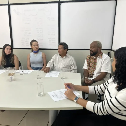 Banca-Examinadora_-Laryssa-Afonso-e-a-Ilane-Nunes-1215x911