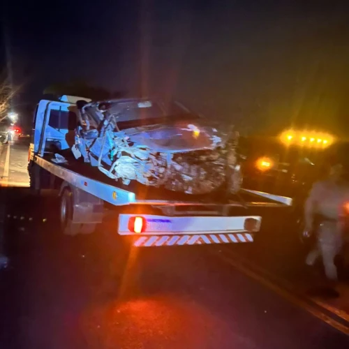 Acidente na GO-184 deixa carro submerso no Rio Verdinho e duas pessoas desaparecidas