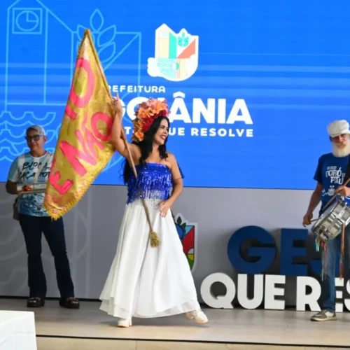 Bloco Não é Não participou da reunião a caráter - Fotos Alex Malheiros
