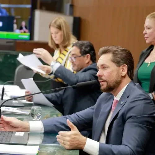 Alego aprova atualização do ICMS sobre combustíveis após debate entre base e oposição