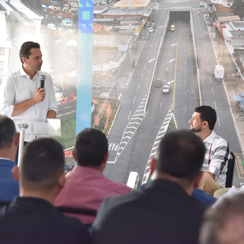 Aparecida inicia organização da fiação nos postes; retirada dos fios soltos começa no dia 11