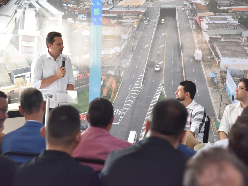 Aparecida inicia organização da fiação nos postes; retirada dos fios soltos começa no dia 11