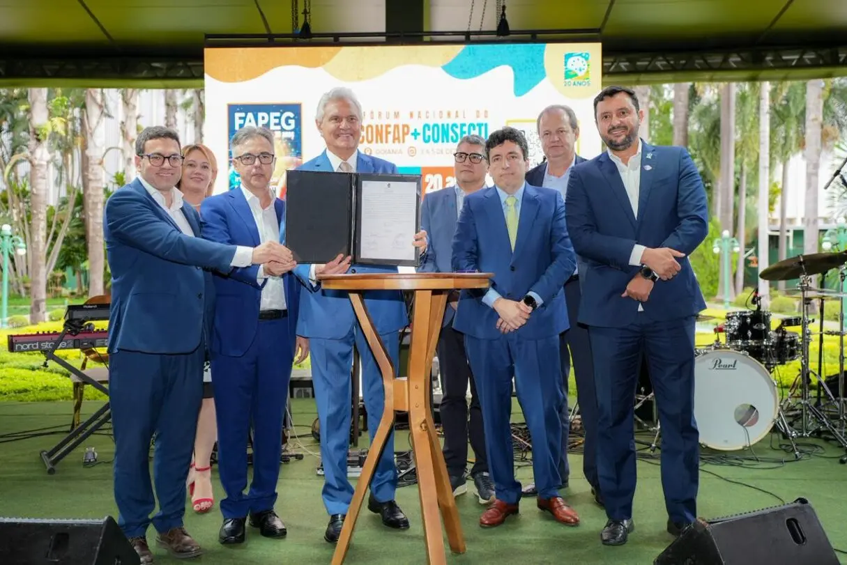 Ciencia-inovacao-e-tecnologia-tera-21-editais_Secom-1215x811