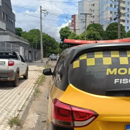 Operação Calçada Segura registra mais de 3 mil autuações por uso irregular das calçadas em Goiânia