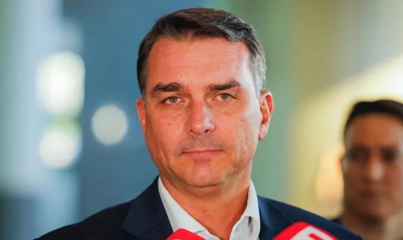 Flavio-Bolsonaro-2-dez-2025-848x477