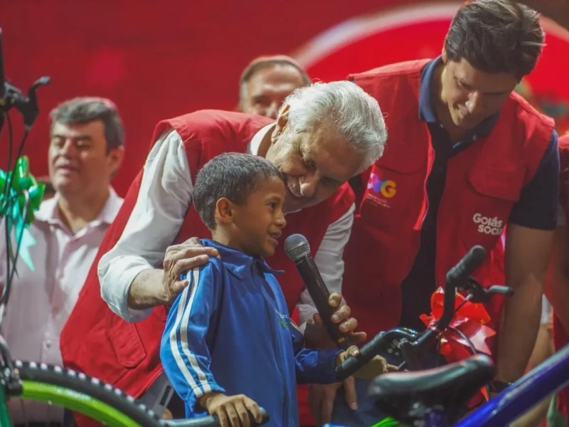 ENTREGA-DE-BRINQUEDOS-NATAL-DO-BEM_SECOM-004