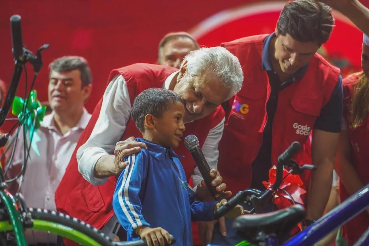 ENTREGA-DE-BRINQUEDOS-NATAL-DO-BEM_SECOM-004