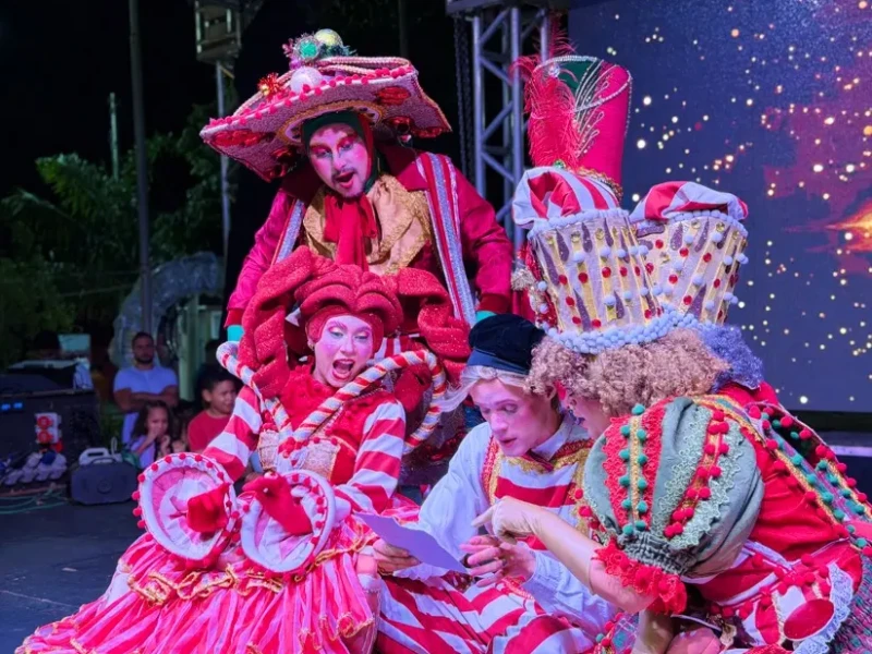 São Miguel do Araguaia abre Natal Encantado com neve artificial, luzes e grande participação popular