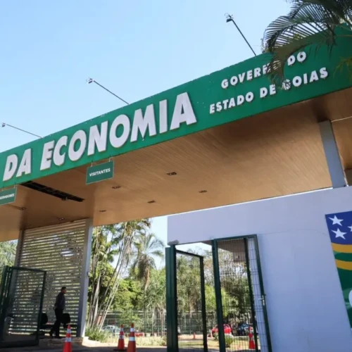 FotoDenisMarlon_Fachada_Economia-2-1-1215x666