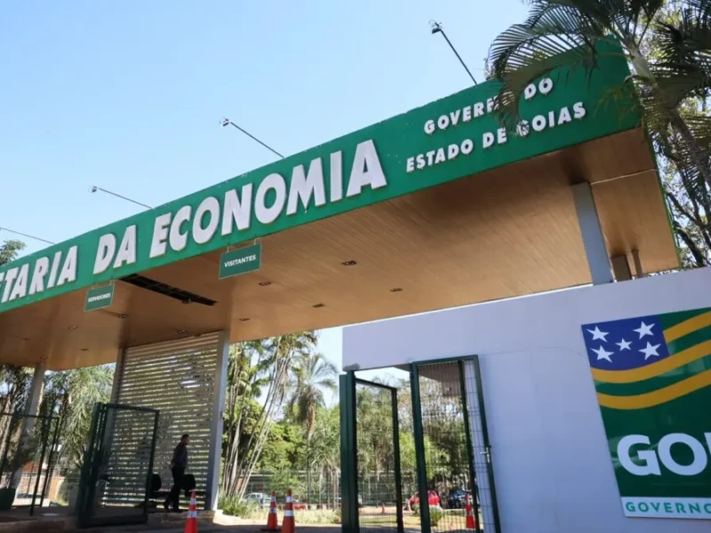 FotoDenisMarlon_Fachada_Economia-2-1-1215x666